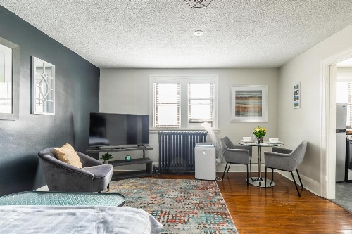 Upscale Studio - Boutique Apartment - PRIME Walk Location! image 3