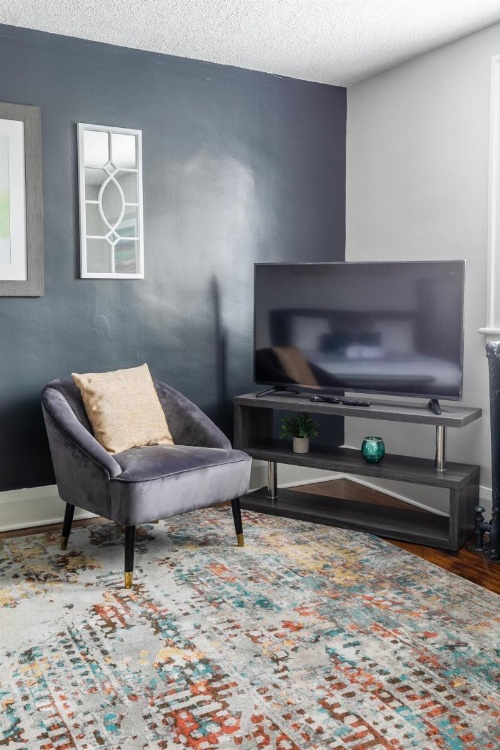 Upscale Studio - Boutique Apartment - PRIME Walk Location! image 8