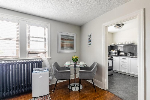 Upscale Studio - Boutique Apartment - PRIME Walk Location! image 9